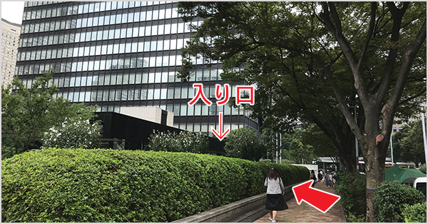 新宿三井ビルディング（MITSUI BUILDING）入り口