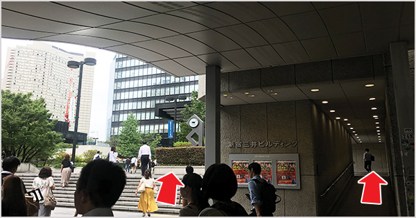 新宿三井ビルディング（MITSUI BUILDING）入り口